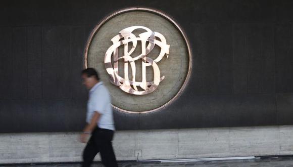 BCR redujo tasa de encaje bancario en soles a 9,5% para impulsar créditos. (Perú21)