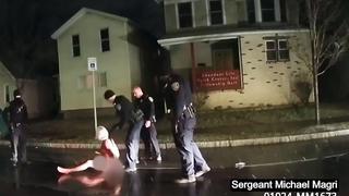 Suspenden a siete policías por la muerte de afroamericano en Rochester, Nueva York