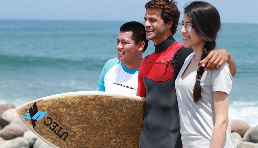 Jóvenes peruanos crearon primer prototipo híbrido de tabla de surf hecha con fibra de ichu. (Difusión)