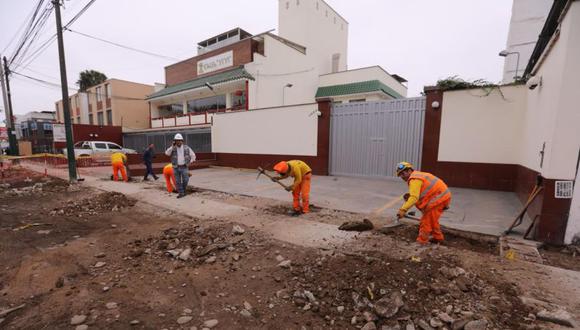 La Municipalidad de Lima remarcó que los trabajos consisten en la ampliación a tres carriles en la Av. Benavides.