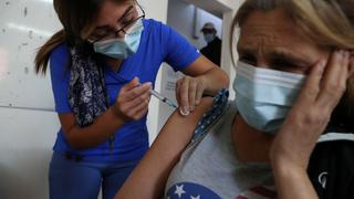 Chile anuncia más dosis de Sinovac y acelera vacunación para elecciones 