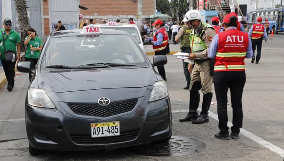 Las restricciones de tránsito según el género no aplica para los taxistas porque se trata de un servicio público para los ciudadanos que prestan labores durante el estado de emergencia. (Foto: Difusión)