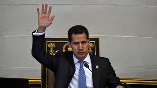 Juan Guaidó: "Yo no pretendo que se pongan de mi lado, no señor, del lado de la Constitución"