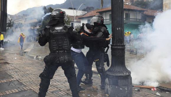 Colombianos continuarán protestando por el abuso policial. (AP Photo/Fernando Vergara)