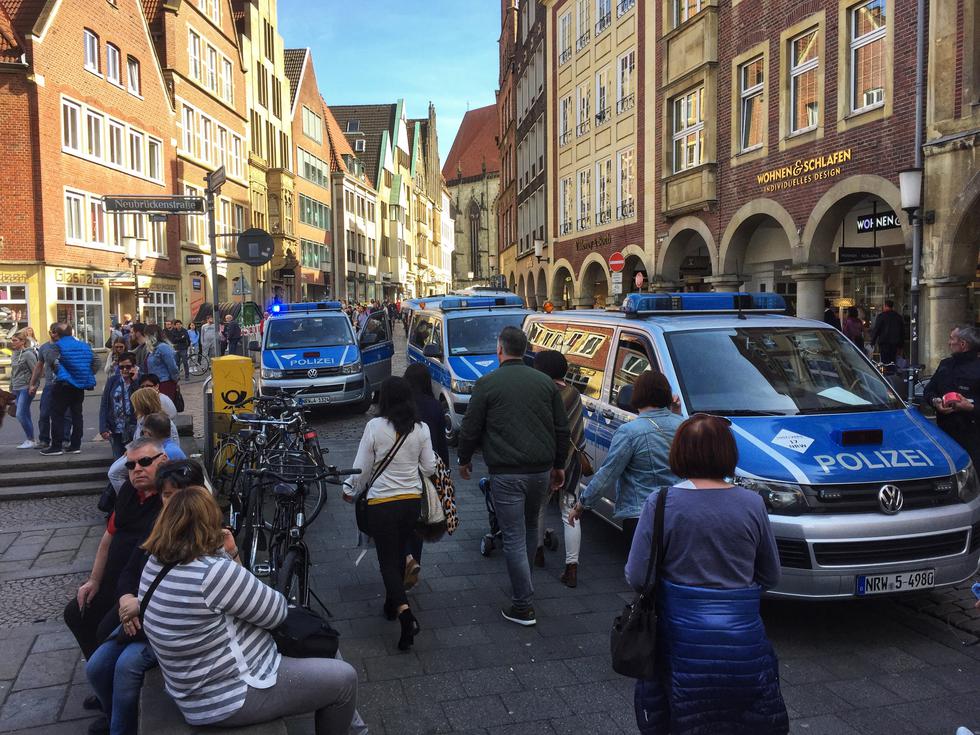 Conductor se suicida tras atropellar a una multitud en Alemania. (AFP)