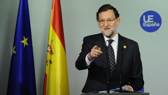 Mariano Rajoy dijo que la medida beneficiará a un millón de peruanos y colombianos. (AFP)