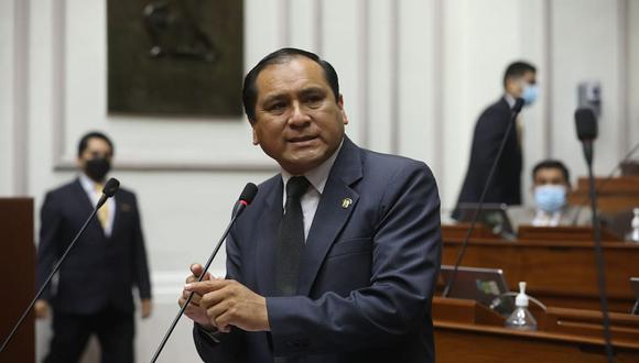 Flavio Cruz, vocero de Perú Libre, acusó al periodismo de "amordazar" a la ciudadanía. (Foto: Congreso)