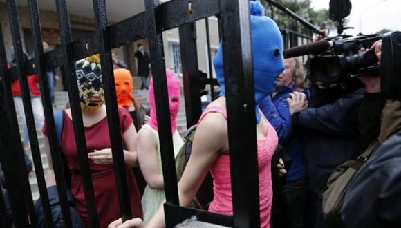 Rusia: Liberan a dos integrantes de ‘Pussy Riot’ arrestadas en Sochi. (Reuters)