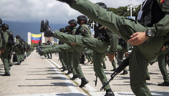 Miembros de la Fuerza Armada Nacional Bolivariana. (Foto de Pedro Rances Mattey / AFP)