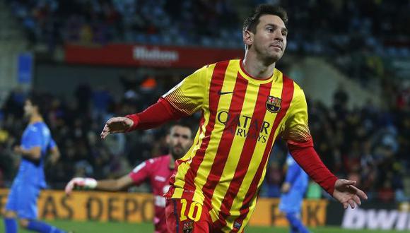 Lionel Messi marcó doblete y clasificó al Barcelona a cuartos de final en la Copa del Rey. (AP)