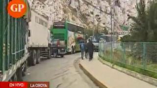Pasajeros y transportistas permanecen varados 3 días por paro agrario en La Oroya [VIDEO]