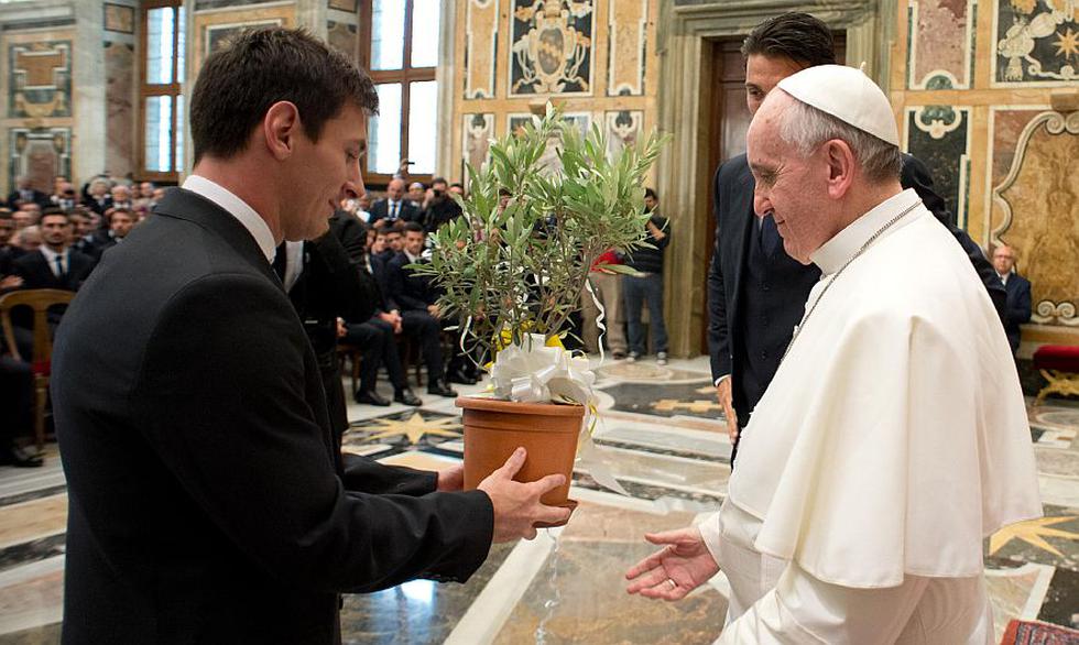 El astro argentino Lionel Messi se encontró hoy con el Papa Francisco en el Vaticano. (AP)