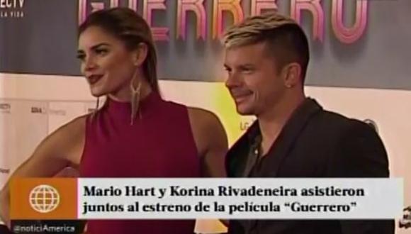 Mario Hart y Korina Rivadeneira llegaron juntos al estreno de ‘Guerrero’. (América TV)