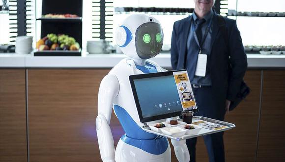 ¿Un mozo robot? En Budapest unos androides sirven los pedidos. (Enjoy Budapest Café)