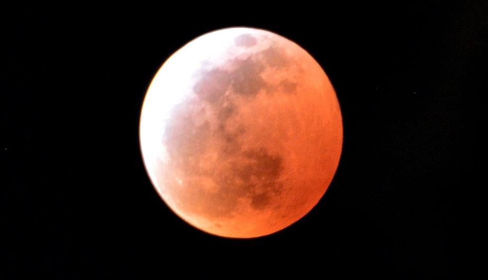 Eclipse lunar en Tochigi, Japón. (AFP)