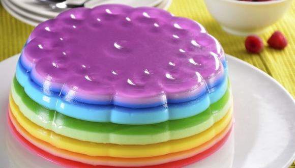 Esta es la receta de la divertida gelatina arcoiris. (Foto: Kiwilimón)