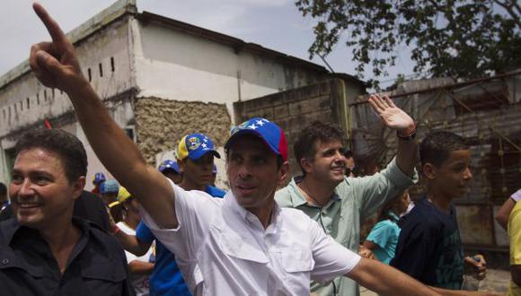 Nuevo líder. Capriles afirmó que tiene la responsabilidad de darle un cambio histórico a Venezuela. (Reuters)