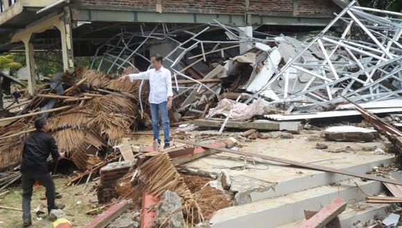 El presidente  Joko Widodo visitó las zonas costeras dañadas, varios hospitales y ambulatorios y centros de acogida para quienes han perdido su vivienda. (Foto: AFP)