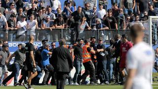 Hinchas del Bastia invaden el campo y atacan a jugadores del Olympique de Lyon [FOTOS - VIDEO]
