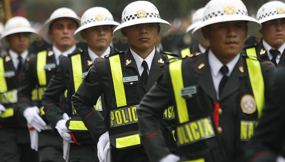 Gobierno tiene como meta aumentar de 37,000 a 42,000 los policías destinados al patrullaje de calles. (Perú21)