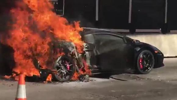 Lamborghini Gallardo estalló en llamas por una mala decisión de su dueño. (carscoops.com)