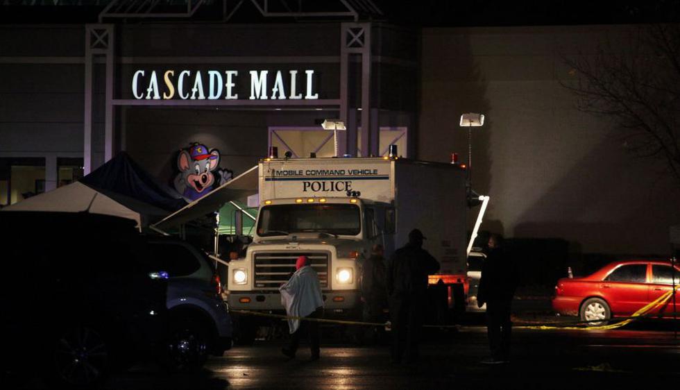 Buscan al autor del tiroteo que dejó a 5 muertos en centro comercial de Washington. (Reuters)