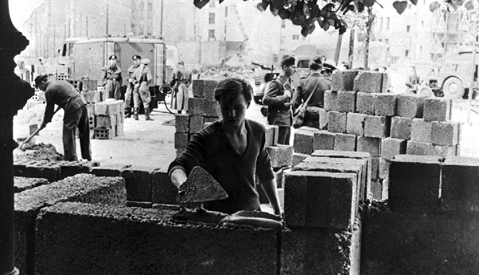 El muro de Berlín inicio su construcción un 13 de agosto de 1961. (Foto: AP)
