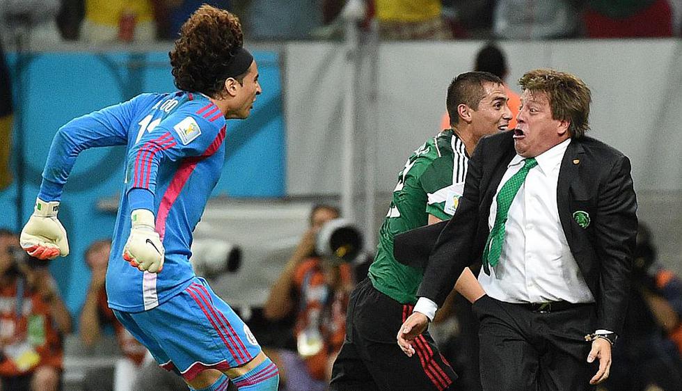 Miguel Herrera y las ocho formas cómo vive los goles de México. (AFP)