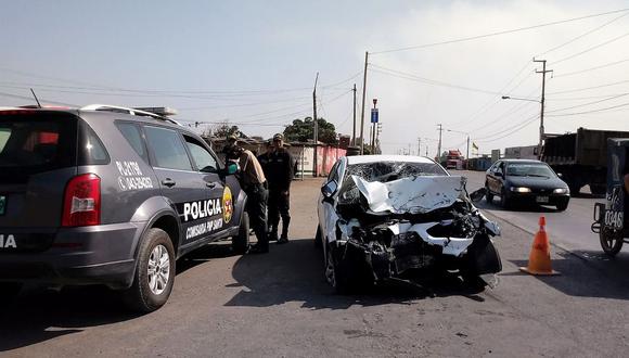 El accidente automovilístico se produjo en el kilómetro 465 de la carretera Panamericana Norte. (Foto: Andina/Referencial)