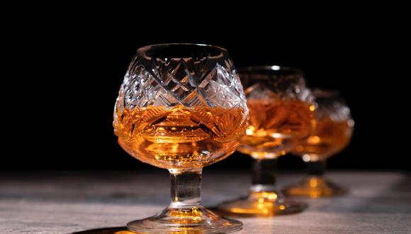 Johnnie Walker, la marca de whisky escocés número uno del mundo, tiene preparado un electrizante ‘speakeasy’ o bar secreto escondido en una de las suites del lujoso hotel. (Foto referencial: Pexels)