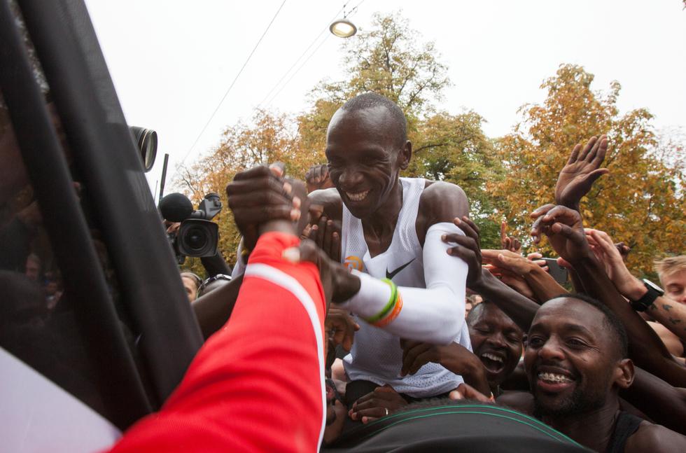 El atleta keniano Eliud Kipchoge, de 34 años, es el primer atleta que baja de las dos horas en un maratón. (Foto: AFP)