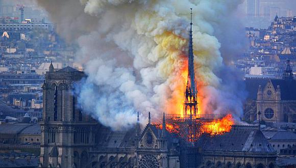El fuego&nbsp;destruyó ayer parcialmente las estructuras de la catedral de Notre Dame,&nbsp;una edificación con ocho siglos de antigüedad. (Foto: AFP)