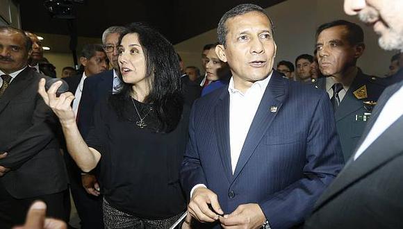 Ollanta Humala junto a su esposa Nadine Heredia en Feria de Programas y Servicios Nacionales, en San Borja. (Mario Zapata)