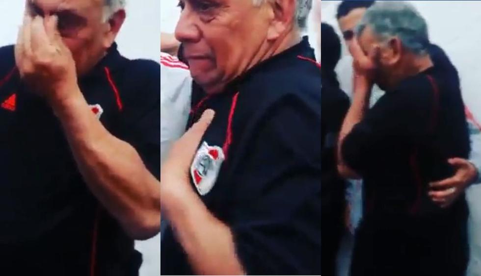 Sus hijos llevaron a este hombre a conocer el Estadio Monumental de River Plate y la escena se volvió viral en un video de Facebook. (Foto: captura)