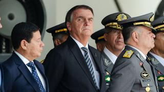Brasil: Bolsonaro reaparece, elogia a las Fuerzas Armadas y pide unión contra Lula
