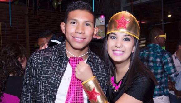 Perú a Rusia 2018: Edison Flores y su novia que lo acompaña en sus triunfos. (Facebook/Ana Siucho)