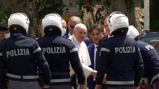 El papa Francisco salió del hospital tras su operación de colon 