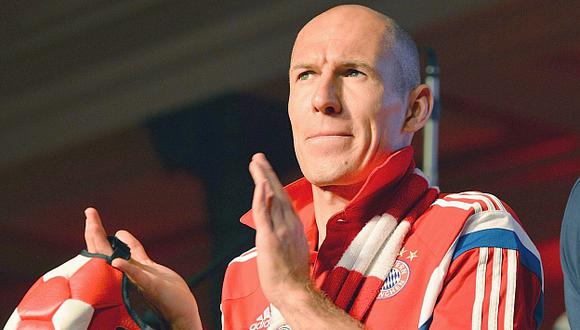 Arjen Robben tiene posibilidades de ser elegido Mejor Futbolista de la UEFA. (EFE)