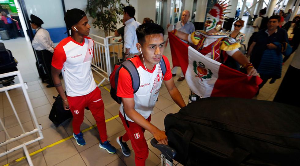 La selección peruana sub 20 llegó a Santiago para buscar un cupo al Mundial de Polonia. (Foto: Photosport)