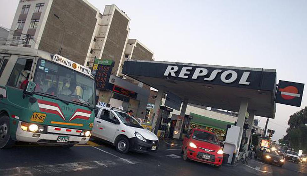 Repsol actualizó ayer los precios de sus combustibles. (Foto: El Comercio)