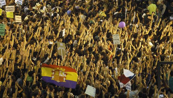 Las masivas protestas callejeras expresan el malestar de españoles ante la crisis. (Reuters)
