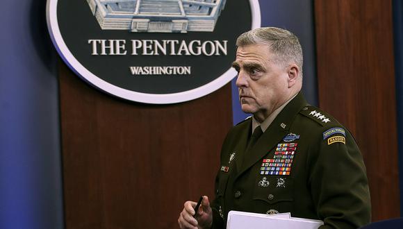 El presidente del Estado Mayor Conjunto del Ejército, general Mark Milley, sale después de una conferencia de prensa de fin de año en el Pentágono. (Foto: AFP)