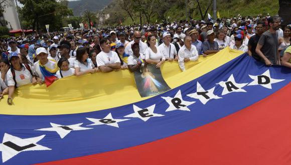 Nicolás Maduro afirma que las muertes en Venezuela. (AFP)