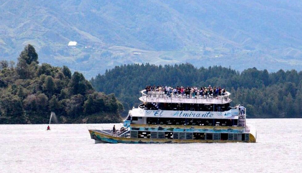 Colombia: Así fue el momento en que se hundió el barco que dejó siete muertos. (Reuters)