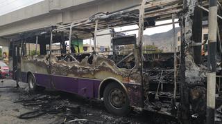 Bus del Corredor Morado se incendia en plena vía pública en San Juan de Lurigancho