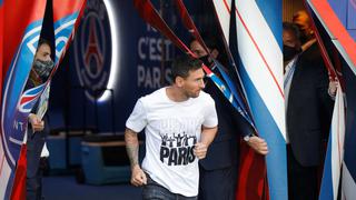 Messi fue presentado entre los coros de los aficionados del PSG en el Parque de los Príncipes [VIDEO]