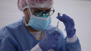 COVID-19: pacientes oncológicos y trasplantados pueden recibir cuarta dosis contra el coronavirus 