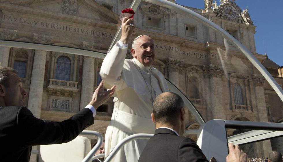 Miles de parejas de todo el mundo asistieron a un encuentro especial con el Papa Francisco por el Día de San Valentín. (AP)