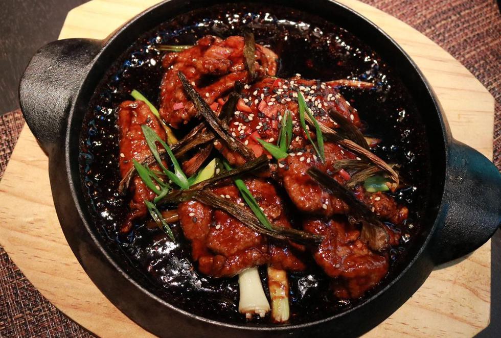 “No lo llamamos chifa. Somos un restaurante de comida china con cierto grado de fusión, y agradables toques peruanos”, dice Patricio Benavides, chef de Shi-núa. (Esther Vargas)