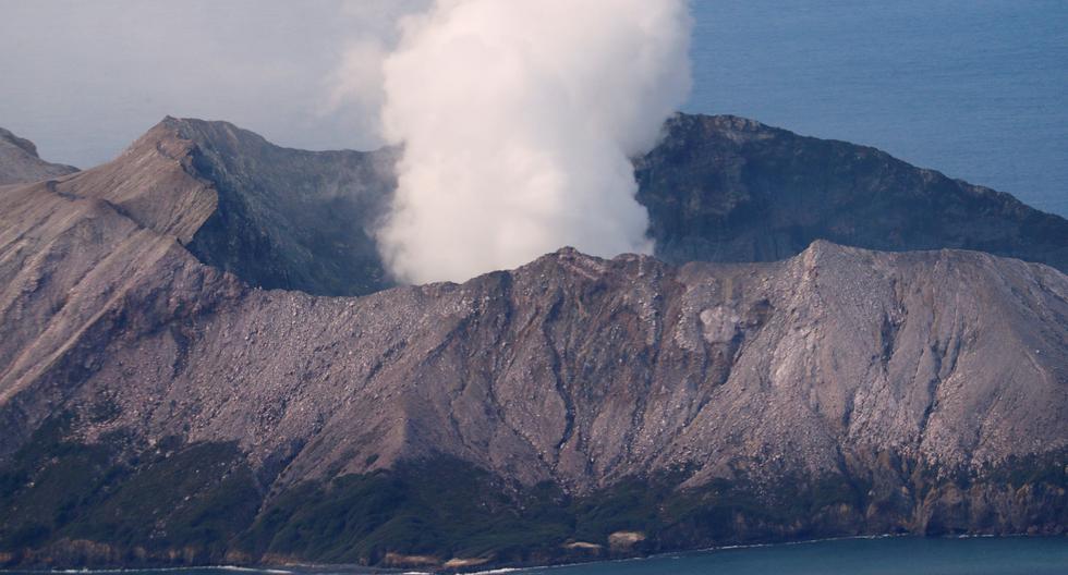 Como se recuerda, el volcán Whakaari entró en erupción en el mismo momento que un grupo de turistas lo visitaban. (Archivo / Reuters)